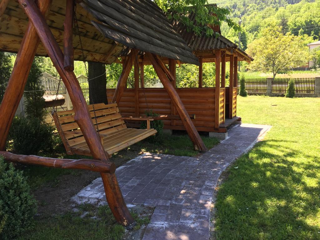 Котетж У Вілла Діола Kosiv Exteriér fotografie