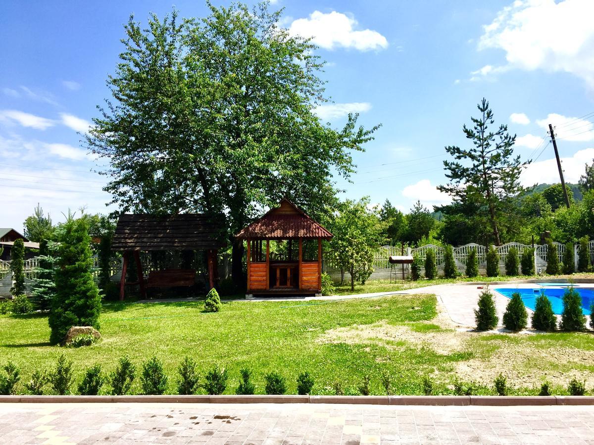 Котетж У Вілла Діола Kosiv Exteriér fotografie